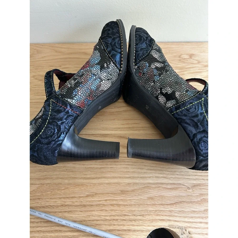 L’artiste Women's Black Floral T-Strap Heels with Metallic Accents